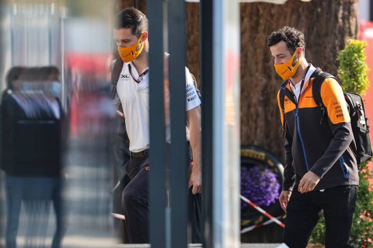 Daniel Ricciardo (AUS) McLaren with Michael Italiano (AUS) McLaren Performance Coach.
07.05.2021 Formula 1 World Championship, Rd 4, Spanish Grand Prix, Barcelona, Spain, Practice Day.
- www.xpbimages.com, EMail: requests@xpbimages.com &copy; Copyright: Charniaux / XPB Images
