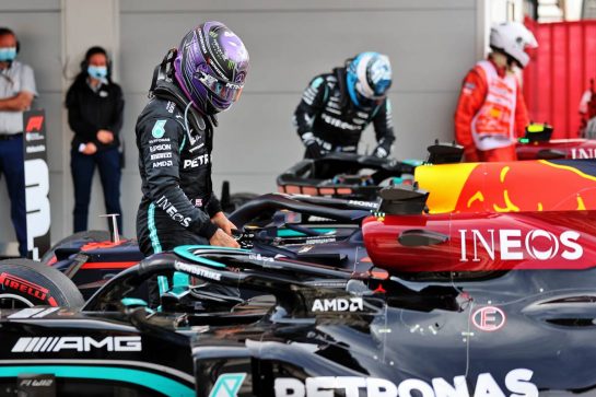 Race winner Lewis Hamilton (GBR) Mercedes AMG F1 W12 in parc ferme.
09.05.2021. Formula 1 World Championship, Rd 4, Spanish Grand Prix, Barcelona, Spain, Race Day.
- www.xpbimages.com, EMail: requests@xpbimages.com © Copyright: Batchelor / XPB Images
