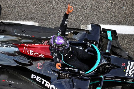 Race winner Lewis Hamilton (GBR) Mercedes AMG F1 W12 celebrates in parc ferme.
09.05.2021. Formula 1 World Championship, Rd 4, Spanish Grand Prix, Barcelona, Spain, Race Day.
- www.xpbimages.com, EMail: requests@xpbimages.com © Copyright: Moy / XPB Images