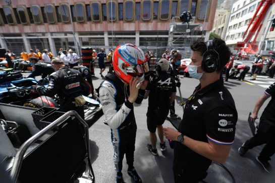 Esteban Ocon (FRA) Alpine F1 Team on the grid.
23.05.2021. Formula 1 World Championship, Rd 5, Monaco Grand Prix, Monte Carlo, Monaco, Race Day.
- www.xpbimages.com, EMail: requests@xpbimages.com © Copyright: Bearne / XPB Images