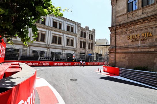 Circuit atmosphere - Scenic Baku.
03.06.2021. Formula 1 World Championship, Rd 6, Azerbaijan Grand Prix, Baku Street Circuit, Azerbaijan, Preparation Day.
- www.xpbimages.com, EMail: requests@xpbimages.com &copy; Copyright: Moy / XPB Images