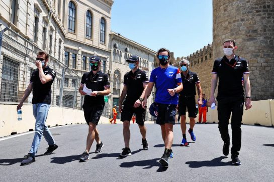 Fernando Alonso (ESP) Alpine F1 Team walks the circuit with the team.
03.06.2021. Formula 1 World Championship, Rd 6, Azerbaijan Grand Prix, Baku Street Circuit, Azerbaijan, Preparation Day.
- www.xpbimages.com, EMail: requests@xpbimages.com &copy; Copyright: Moy / XPB Images