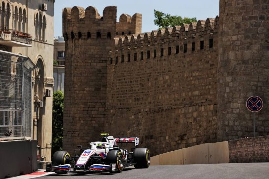 Mick Schumacher (GER) Haas VF-21.
04.06.2021. Formula 1 World Championship, Rd 6, Azerbaijan Grand Prix, Baku Street Circuit, Azerbaijan, Practice Day.
- www.xpbimages.com, EMail: requests@xpbimages.com © Copyright: Batchelor / XPB Images
