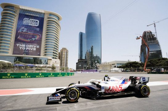 Mick Schumacher (GER) Haas VF-21.
04.06.2021. Formula 1 World Championship, Rd 6, Azerbaijan Grand Prix, Baku Street Circuit, Azerbaijan, Practice Day.
- www.xpbimages.com, EMail: requests@xpbimages.com © Copyright: Bearne / XPB Images