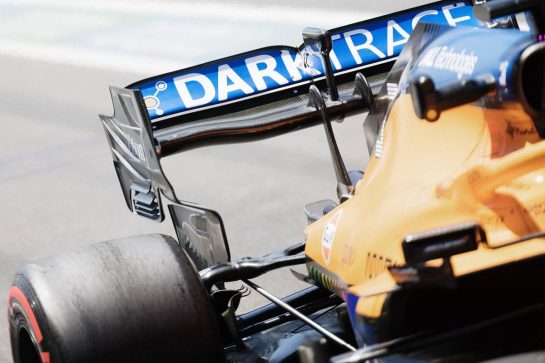 McLaren MCL35M rear wing with dots to measure flexing.
04.06.2021. Formula 1 World Championship, Rd 6, Azerbaijan Grand Prix, Baku Street Circuit, Azerbaijan, Practice Day.
- www.xpbimages.com, EMail: requests@xpbimages.com © Copyright: Bearne / XPB Images