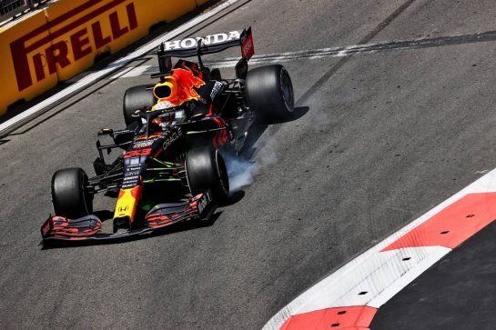 Max Verstappen (NLD) Red Bull Racing RB16B locks up under braking before crashing in the third practice session.
05.06.2021. Formula 1 World Championship, Rd 6, Azerbaijan Grand Prix, Baku Street Circuit, Azerbaijan, Qualifying Day.
- www.xpbimages.com, EMail: requests@xpbimages.com &copy; Copyright: Batchelor / XPB Images