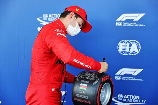 Charles Leclerc (MON) Ferrari with the Pirelli Pole Position Award in parc ferme.
05.06.2021. Formula 1 World Championship, Rd 6, Azerbaijan Grand Prix, Baku Street Circuit, Azerbaijan, Qualifying Day.
- www.xpbimages.com, EMail: requests@xpbimages.com &copy; Copyright: Batchelor / XPB Images