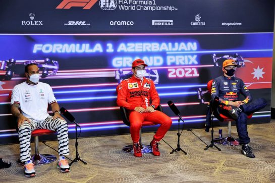 (L to R): Lewis Hamilton (GBR) Mercedes AMG F1; Charles Leclerc (MON) Ferrari; Max Verstappen (NLD) Red Bull Racing, in the post qualifying FIA Press Conference.
05.06.2021. Formula 1 World Championship, Rd 6, Azerbaijan Grand Prix, Baku Street Circuit, Azerbaijan, Qualifying Day.
- www.xpbimages.com, EMail: requests@xpbimages.com &copy; Copyright: Batchelor / XPB Images