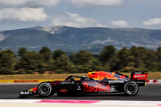 Sergio Perez (MEX) Red Bull Racing RB16B.
18.06.2021. Formula 1 World Championship, Rd 7, French Grand Prix, Paul Ricard, France, Practice Day.
- www.xpbimages.com, EMail: requests@xpbimages.com © Copyright: Batchelor / XPB Images