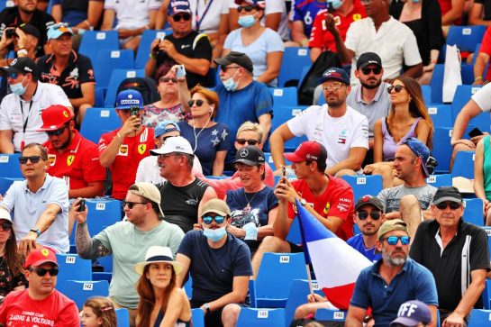 Circuit atmosphere - fans in the grandstand.
19.06.2021. Formula 1 World Championship, Rd 7, French Grand Prix, Paul Ricard, France, Qualifying Day.
- www.xpbimages.com, EMail: requests@xpbimages.com &copy; Copyright: Moy / XPB Images