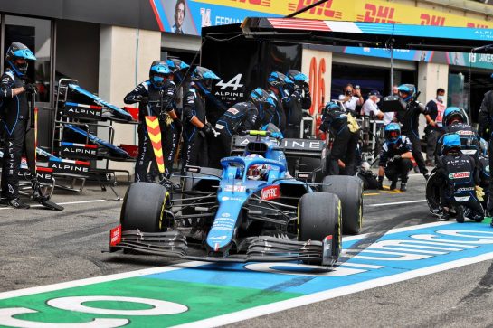 Esteban Ocon (FRA) Alpine F1 Team A521 makes a pit stop.
20.06.2021. Formula 1 World Championship, Rd 7, French Grand Prix, Paul Ricard, France, Race Day.
- www.xpbimages.com, EMail: requests@xpbimages.com © Copyright: Moy / XPB Images