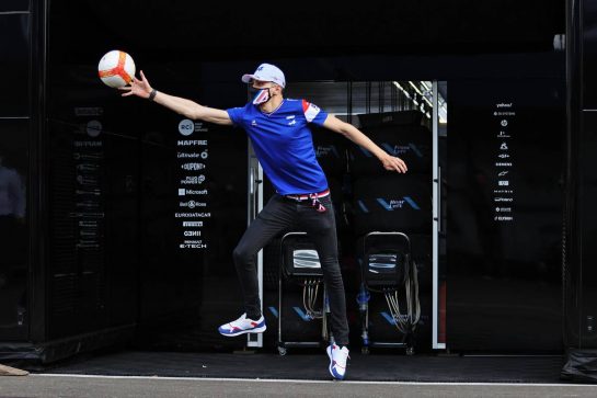 Esteban Ocon (FRA) Alpine F1 Team plays football in the paddock.
24.06.2021. Formula 1 World Championship, Rd 8, Steiermark Grand Prix, Spielberg, Austria, Preparation Day.
- www.xpbimages.com, EMail: requests@xpbimages.com © Copyright: Moy / XPB Images