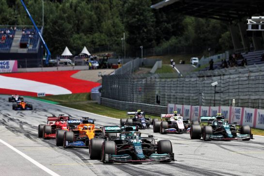 Lance Stroll (CDN) Aston Martin F1 Team AMR21 and Sebastian Vettel (GER) Aston Martin F1 Team AMR21 - practice starts.
26.06.2021. Formula 1 World Championship, Rd 8, Steiermark Grand Prix, Spielberg, Austria, Qualifying Day.
- www.xpbimages.com, EMail: requests@xpbimages.com © Copyright: Moy / XPB Images