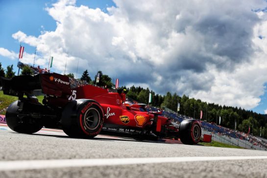 Carlos Sainz Jr (ESP) Ferrari SF-21.
26.06.2021. Formula 1 World Championship, Rd 8, Steiermark Grand Prix, Spielberg, Austria, Qualifying Day.
- www.xpbimages.com, EMail: requests@xpbimages.com © Copyright: Batchelor / XPB Images