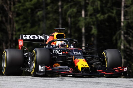 Max Verstappen (NLD), Red Bull Racing
26.06.2021. Formula 1 World Championship, Rd 8, Steiermark Grand Prix, Spielberg, Austria, Qualifying Day.
- www.xpbimages.com, EMail: requests@xpbimages.com © Copyright: Charniaux / XPB Images