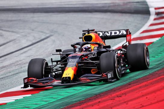Max Verstappen (NLD) Red Bull Racing RB16B.
27.06.2021. Formula 1 World Championship, Rd 8, Steiermark Grand Prix, Spielberg, Austria, Race Day.
- www.xpbimages.com, EMail: requests@xpbimages.com © Copyright: Charniaux / XPB Images