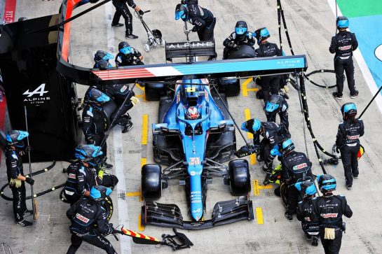 Esteban Ocon (FRA) Alpine F1 Team A521 makes a pit stop.
27.06.2021. Formula 1 World Championship, Rd 8, Steiermark Grand Prix, Spielberg, Austria, Race Day.
- www.xpbimages.com, EMail: requests@xpbimages.com © Copyright: Moy / XPB Images