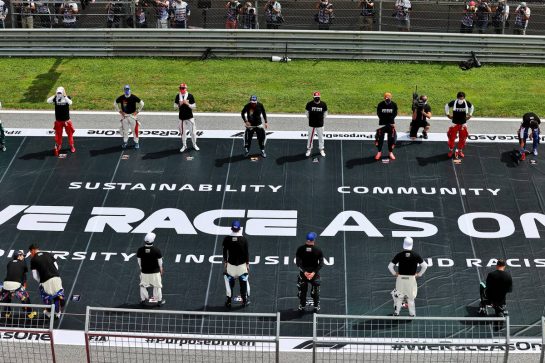 Drivers on the grid.
27.06.2021. Formula 1 World Championship, Rd 8, Steiermark Grand Prix, Spielberg, Austria, Race Day.
- www.xpbimages.com, EMail: requests@xpbimages.com © Copyright: Moy / XPB Images