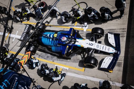 Nicholas Latifi (CDN) Williams Racing FW43B makes a pit stop.
27.06.2021. Formula 1 World Championship, Rd 8, Steiermark Grand Prix, Spielberg, Austria, Race Day.
- www.xpbimages.com, EMail: requests@xpbimages.com © Copyright: Bearne / XPB Images