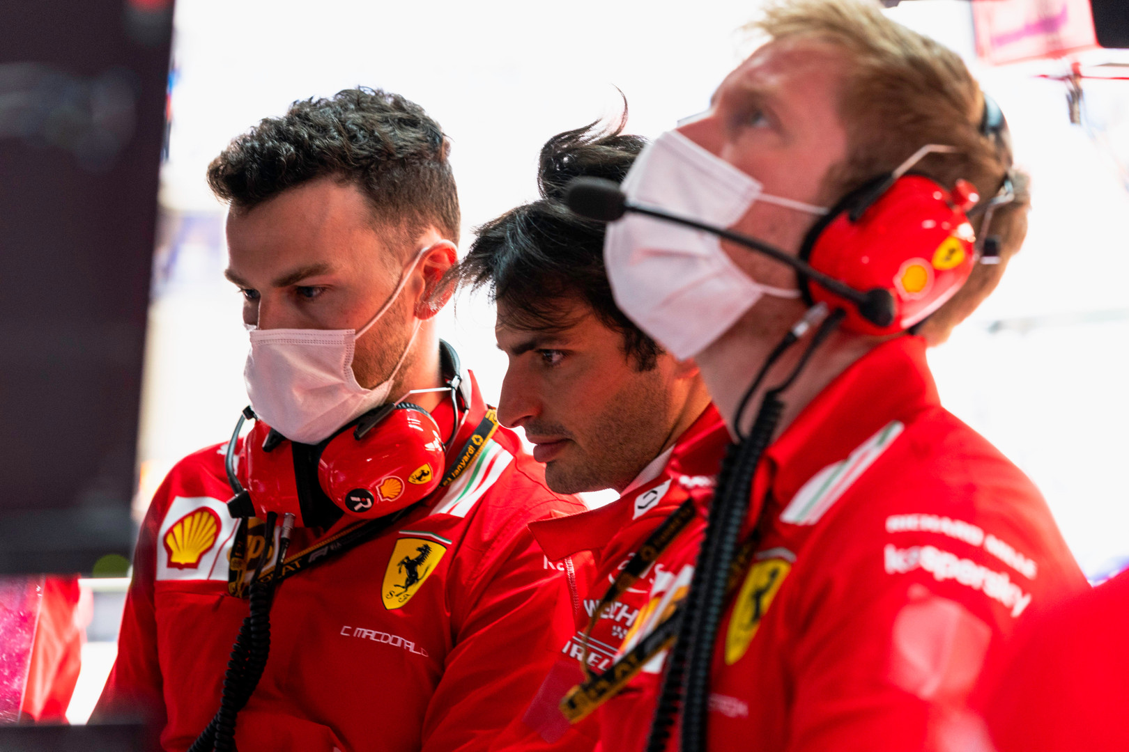 Ferrari expects to live all season with front tyre woes