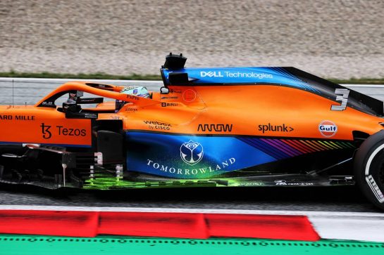 Daniel Ricciardo (AUS) McLaren MCL35M with flow-vis paint on the floor.
02.07.2021. Formula 1 World Championship, Rd 9, Austrian Grand Prix, Spielberg, Austria, Practice Day.
- www.xpbimages.com, EMail: requests@xpbimages.com © Copyright: Batchelor / XPB Images