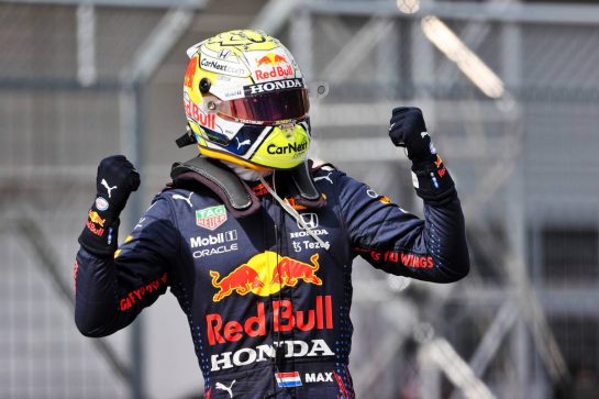 Race winner Max Verstappen (NLD) Red Bull Racing celebrates in parc ferme.
04.07.2021. Formula 1 World Championship, Rd 9, Austrian Grand Prix, Spielberg, Austria, Race Day.
- www.xpbimages.com, EMail: requests@xpbimages.com © Copyright: Charniaux / XPB Images
