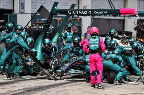 Sebastian Vettel (GER) Aston Martin F1 Team AMR21 makes a pit stop.
04.07.2021. Formula 1 World Championship, Rd 9, Austrian Grand Prix, Spielberg, Austria, Race Day.
- www.xpbimages.com, EMail: requests@xpbimages.com © Copyright: Moy / XPB Images