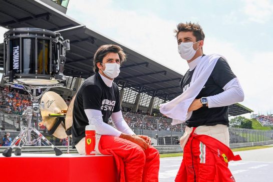 (L to R): Carlos Sainz Jr (ESP) Ferrari and Charles Leclerc (MON) Ferrari on the grid.
04.07.2021. Formula 1 World Championship, Rd 9, Austrian Grand Prix, Spielberg, Austria, Race Day.
- www.xpbimages.com, EMail: requests@xpbimages.com © Copyright: FIA Pool Image for Editorial Use Only