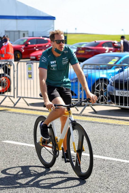 Sebastian Vettel (GER) Aston Martin F1 Team.
17.07.2021. Formula 1 World Championship, Rd 10, British Grand Prix, Silverstone, England, Qualifying Day.
- www.xpbimages.com, EMail: requests@xpbimages.com © Copyright: Davenport / XPB Images