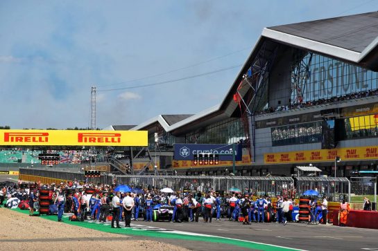 The grid before the start of the race.
18.07.2021. Formula 1 World Championship, Rd 10, British Grand Prix, Silverstone, England, Race Day.
 - www.xpbimages.com, EMail: requests@xpbimages.com &copy; Copyright: Davenport / XPB Images