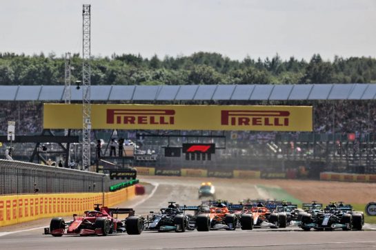 Charles Leclerc (MON) Ferrari SF-21 leads at the restart of the race.
18.07.2021. Formula 1 World Championship, Rd 10, British Grand Prix, Silverstone, England, Race Day.
- www.xpbimages.com, EMail: requests@xpbimages.com &copy; Copyright: Batchelor / XPB Images
