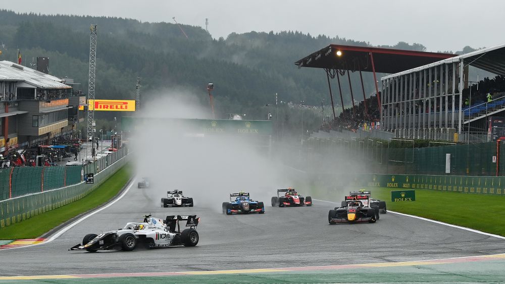 F3 – Colombo takes maiden win from reverse grid pole in wet conditions in SPA