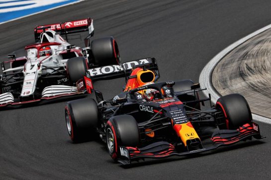 Max Verstappen (NLD) Red Bull Racing RB16B.
31.07.2021. Formula 1 World Championship, Rd 11, Hungarian Grand Prix, Budapest, Hungary, Qualifying Day.
- www.xpbimages.com, EMail: requests@xpbimages.com &copy; Copyright: Batchelor / XPB Images