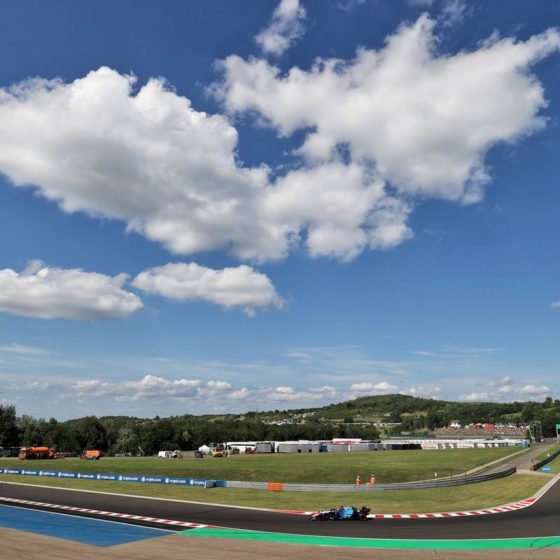 Hamilton on pole as Mercedes play games with Red Bull