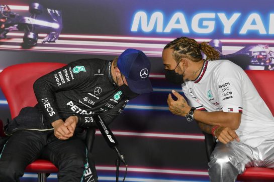(L to R): Valtteri Bottas (FIN) Mercedes AMG F1 and Lewis Hamilton (GBR) Mercedes AMG F1 in the post qualifying FIA Press Conference.
31.07.2021. Formula 1 World Championship, Rd 11, Hungarian Grand Prix, Budapest, Hungary, Qualifying Day.
- www.xpbimages.com, EMail: requests@xpbimages.com &copy; Copyright: FIA Pool Image for Editorial Use Only