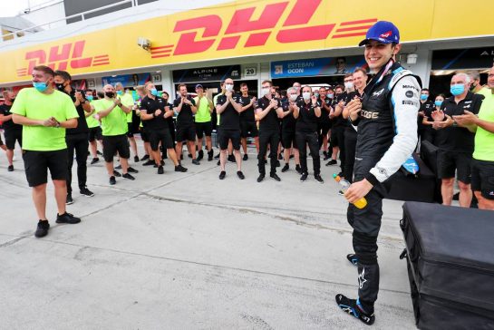 Race winner Esteban Ocon (FRA) Alpine F1 Team celebrates with the team.
01.08.2021. Formula 1 World Championship, Rd 11, Hungarian Grand Prix, Budapest, Hungary, Race Day.
- www.xpbimages.com, EMail: requests@xpbimages.com &copy; Copyright: Charniaux / XPB Images