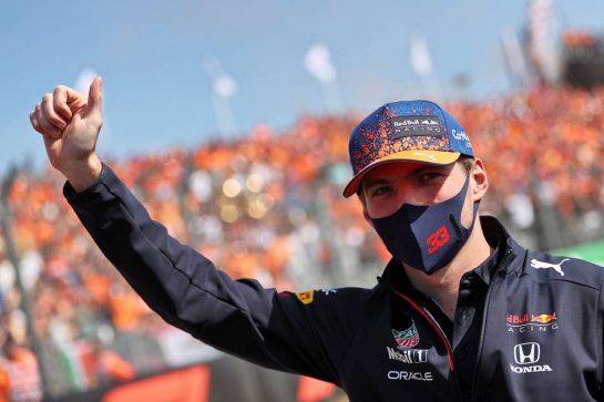 Max Verstappen (NLD) Red Bull Racing on the drivers parade.
05.09.2021. Formula 1 World Championship, Rd 13, Dutch Grand Prix, Zandvoort, Netherlands, Race Day.
- www.xpbimages.com, EMail: requests@xpbimages.com © Copyright: Charniaux / XPB Images