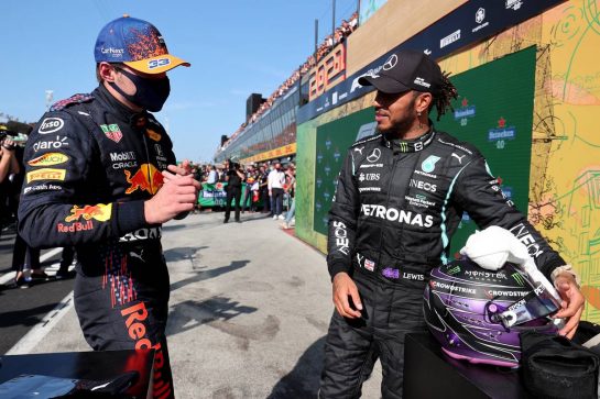 Max Verstappen (NLD), Red Bull Racing and Lewis Hamilton (GBR), Mercedes AMG F1
05.09.2021. Formula 1 World Championship, Rd 13, Dutch Grand Prix, Zandvoort, Netherlands, Race Day.
- www.xpbimages.com, EMail: requests@xpbimages.com © Copyright: Charniaux / XPB Images