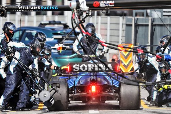 Nicholas Latifi (CDN) Williams Racing FW43B makes a pit stop.
05.09.2021. Formula 1 World Championship, Rd 13, Dutch Grand Prix, Zandvoort, Netherlands, Race Day.
- www.xpbimages.com, EMail: requests@xpbimages.com © Copyright: Moy / XPB Images