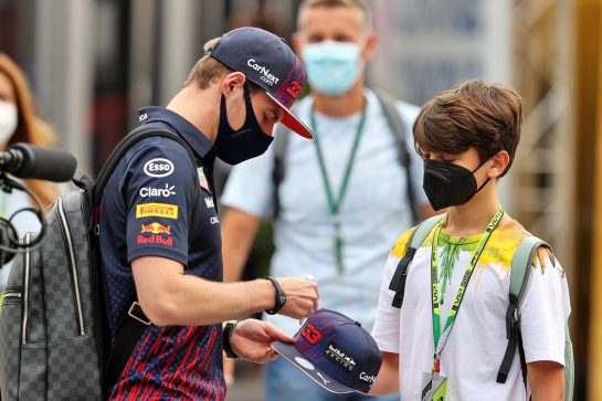 Max Verstappen (NLD) Red Bull Racing with Emerson Fittipaldi Jnr (BRA). 
10.09.2021. Formula 1 World Championship, Rd 14, Italian Grand Prix, Monza, Italy, Qualifying Day.
- www.xpbimages.com, EMail: requests@xpbimages.com &copy; Copyright: Moy / XPB Images