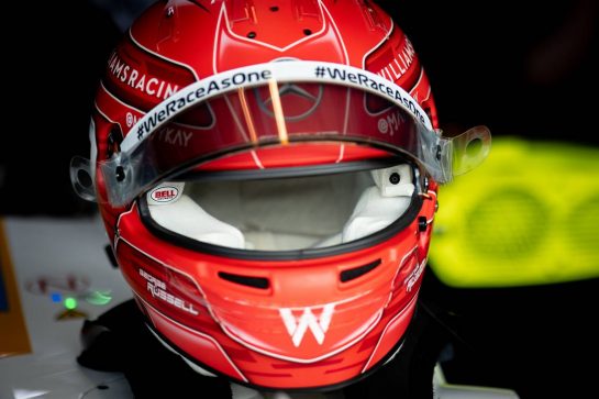 The Bell camera helmet of George Russell (GBR) Williams Racing.
10.09.2021. Formula 1 World Championship, Rd 14, Italian Grand Prix, Monza, Italy, Qualifying Day.
- www.xpbimages.com, EMail: requests@xpbimages.com &copy; Copyright: Bearne / XPB Images
