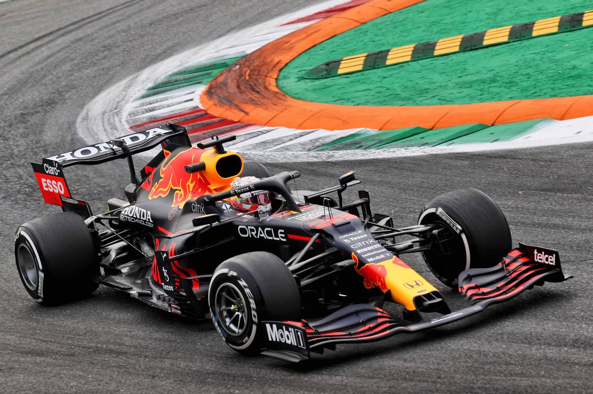 Hamilton leads Verstappen in opening practice at Monza