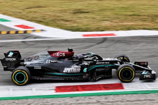 Lewis Hamilton (GBR) Mercedes AMG F1 W12.
10.09.2021. Formula 1 World Championship, Rd 14, Italian Grand Prix, Monza, Italy, Qualifying Day.
- www.xpbimages.com, EMail: requests@xpbimages.com &copy; Copyright: Batchelor / XPB Images