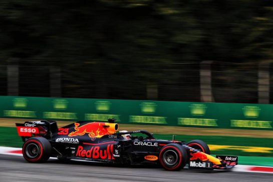 Max Verstappen (NLD) Red Bull Racing RB16B.
10.09.2021. Formula 1 World Championship, Rd 14, Italian Grand Prix, Monza, Italy, Qualifying Day.
- www.xpbimages.com, EMail: requests@xpbimages.com &copy; Copyright: Batchelor / XPB Images