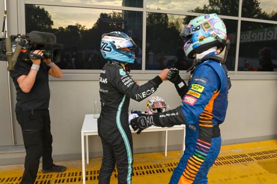 (L to R): Fastest qualifier Valtteri Bottas (FIN) Mercedes AMG F1 in qualifying parc ferme with Daniel Ricciardo (AUS) McLaren.
10.09.2021. Formula 1 World Championship, Rd 14, Italian Grand Prix, Monza, Italy, Qualifying Day.
- www.xpbimages.com, EMail: requests@xpbimages.com &copy; Copyright: FIA Pool Image for Editorial Use Only