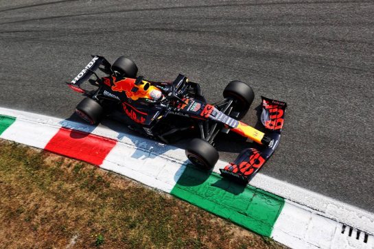 Max Verstappen (NLD) Red Bull Racing RB16B.
11.09.2021. Formula 1 World Championship, Rd 14, Italian Grand Prix, Monza, Italy, Sprint Day.
- www.xpbimages.com, EMail: requests@xpbimages.com © Copyright: Charniaux / XPB Images
