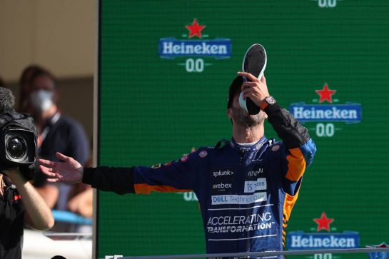 Daniel Ricciardo (AUS) McLaren MCL35M.
12.09.2021. Formula 1 World Championship, Rd 14, Italian Grand Prix, Monza, Italy, Race Day.
- www.xpbimages.com, EMail: requests@xpbimages.com &copy; Copyright: Batchelor / XPB Images