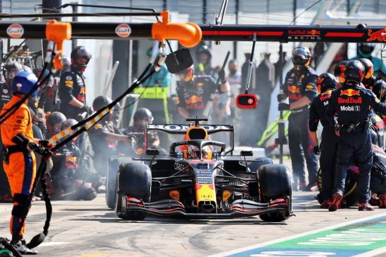 Max Verstappen (NLD) Red Bull Racing RB16B makes a pit stop.
12.09.2021. Formula 1 World Championship, Rd 14, Italian Grand Prix, Monza, Italy, Race Day.
- www.xpbimages.com, EMail: requests@xpbimages.com &copy; Copyright: Moy / XPB Images
