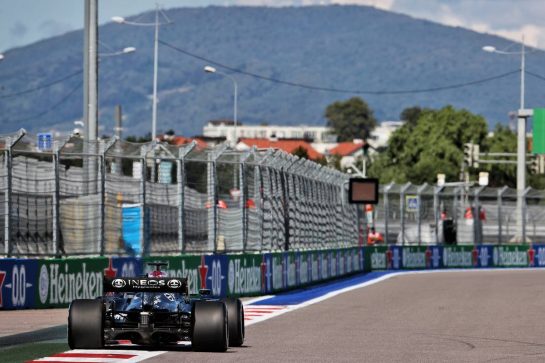 Lewis Hamilton (GBR) Mercedes AMG F1 W12.
24.09.2021. Formula 1 World Championship, Rd 15, Russian Grand Prix, Sochi Autodrom, Sochi, Russia, Practice Day.
- www.xpbimages.com, EMail: requests@xpbimages.com &copy; Copyright: Batchelor / XPB Images