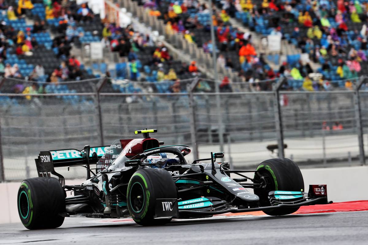 Valtteri Bottas (FIN) Mercedes AMG F1 W12. 25.09.2021. Formula 1 World Championship, Rd 15, Russian Grand Prix, Sochi